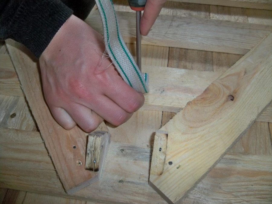 Making an archery shooting target out of old pallets