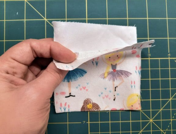 Sewing a corner bookmark: I used a thick and sturdy fabric as an inner reinforcement.