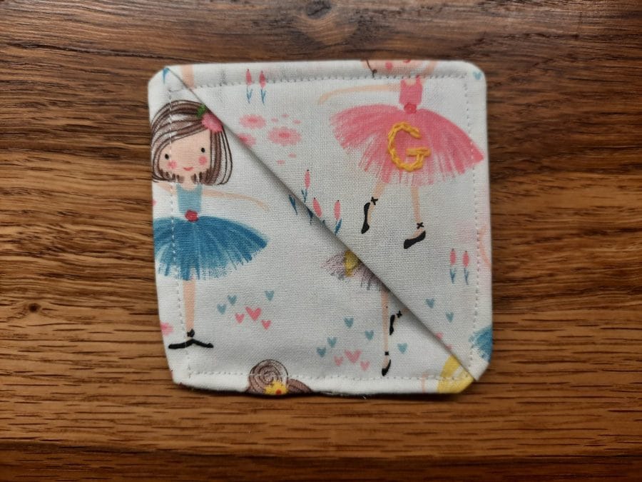 Corner bookmark, with ballerinas
