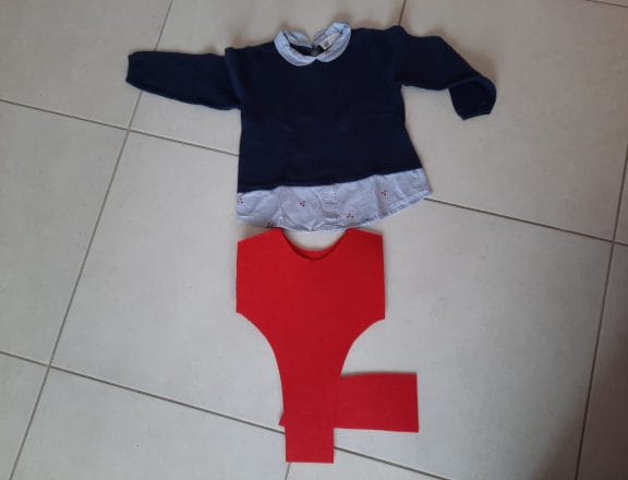Making a quick spiderman costume for my daughter: front and back panels stitched