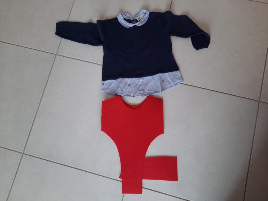Making a quick spiderman costume for my daughter: front and back panels stitched