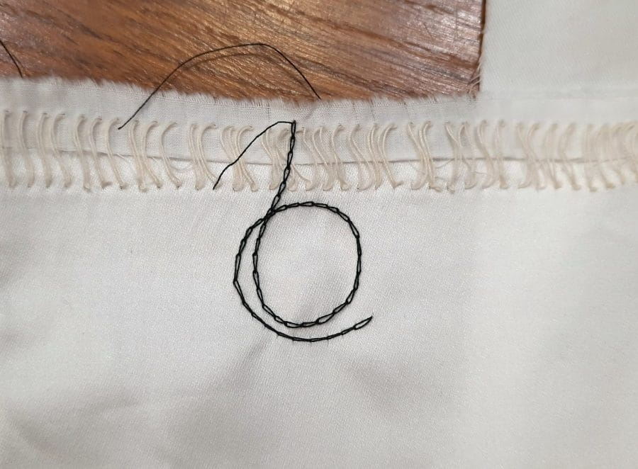 A sewing test with my Essex MK1 miniature sewing machine: the back with the distinguishing chain stitch