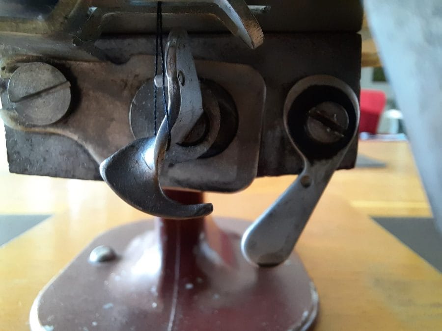 The chain stitch mechanism in action in my Essex MK1 miniature sewing machine
