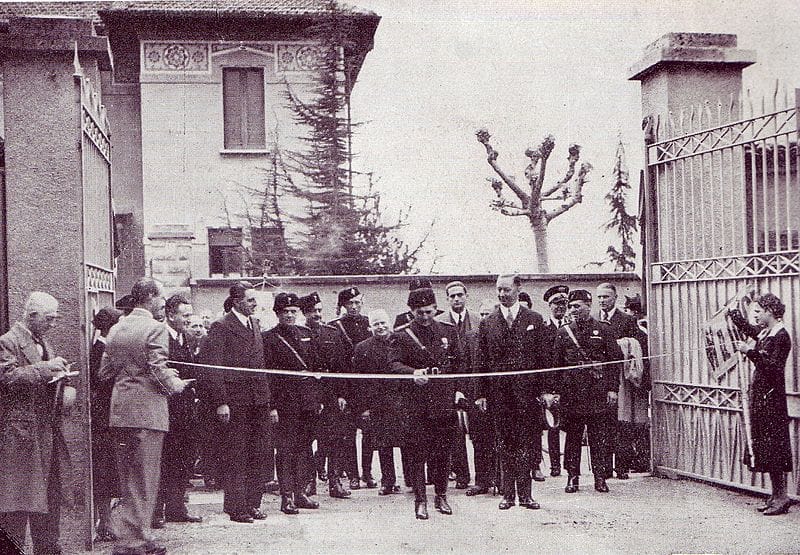 24th April 1935: minister Edmondo Rossoni officially opens Singer's factory in Monza (Italy)