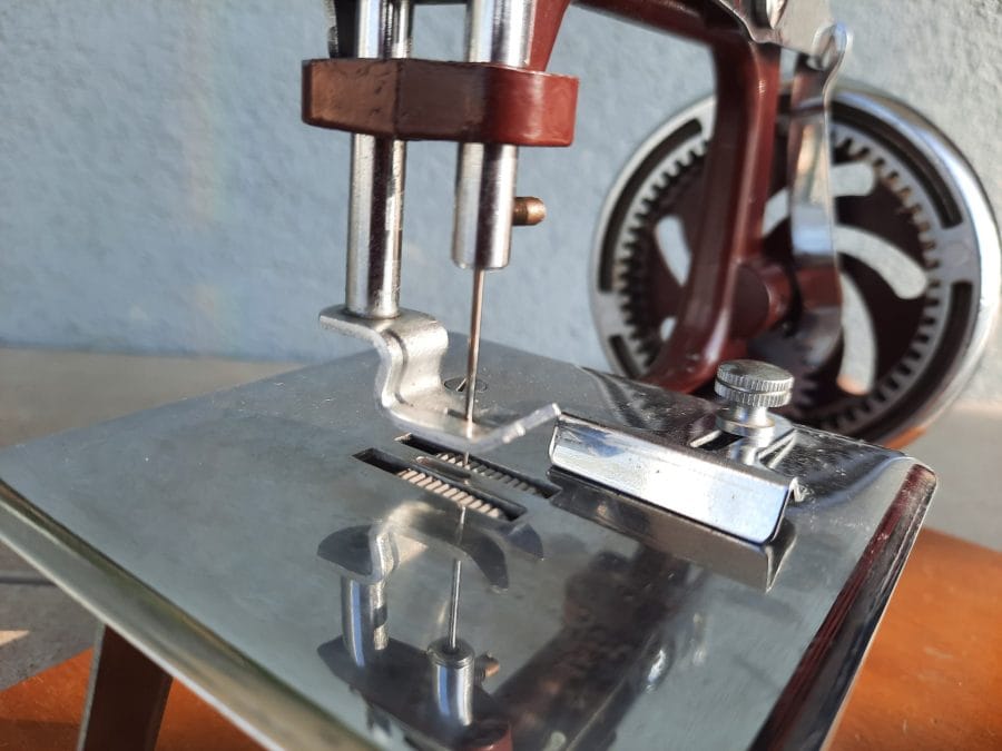 My vintage miniature Essex MK1 sewing machine
