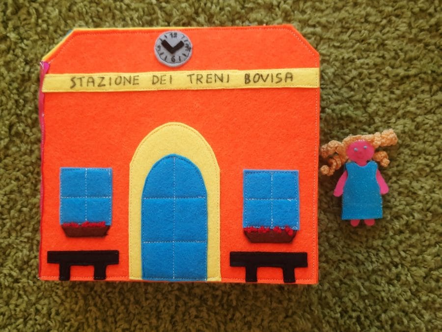 Felt busy book "Train to the seaside"