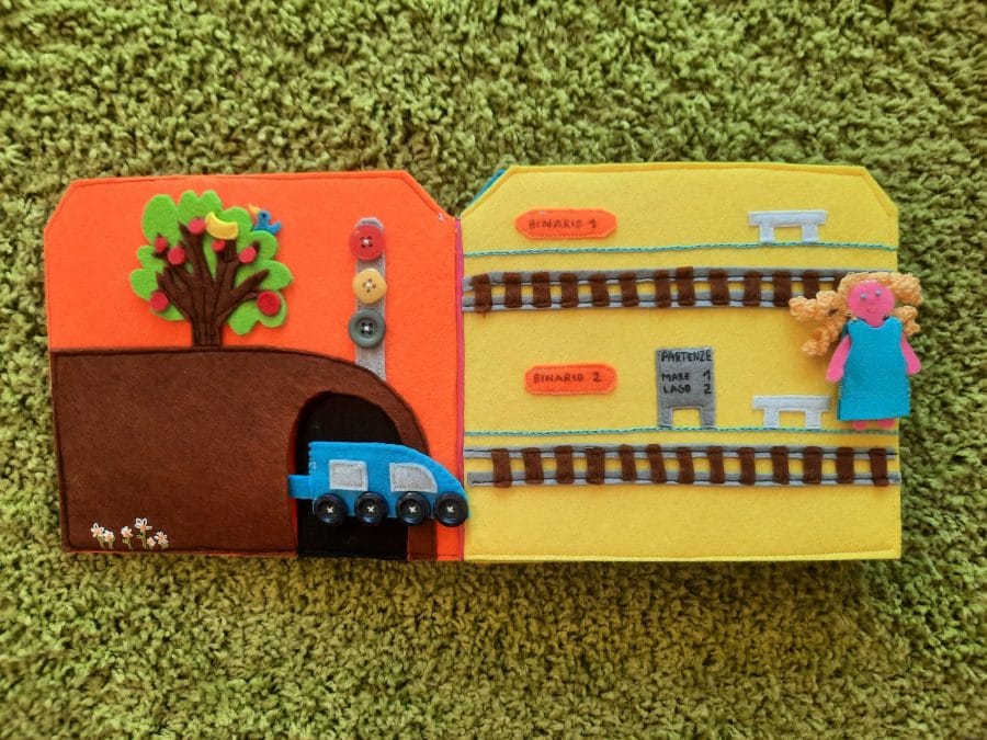 Felt busy book "Train to the seaside"