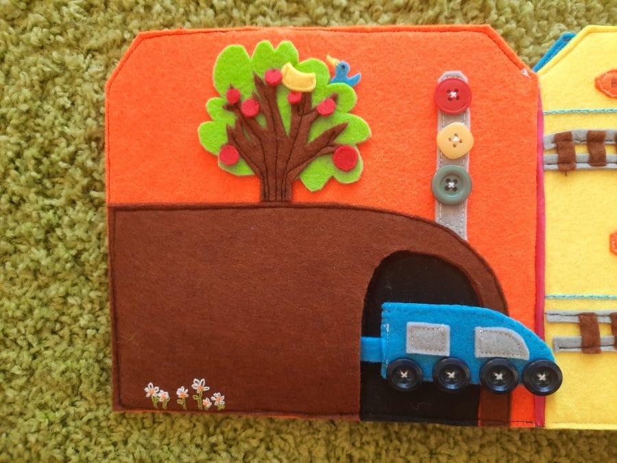 Felt busy book "Train to the seaside"
