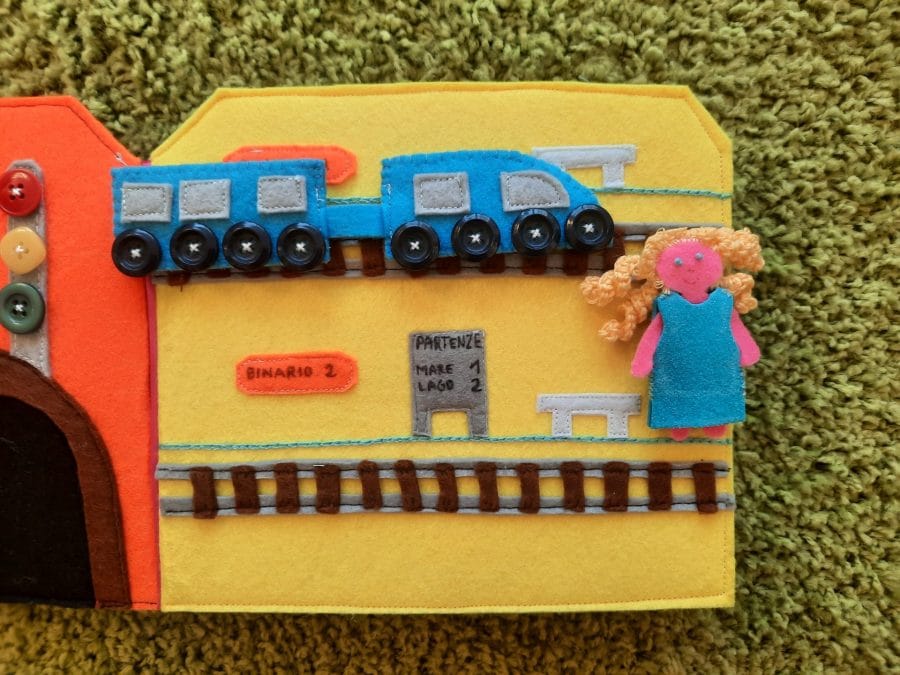 Felt busy book "Train to the seaside"
