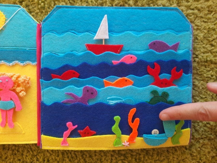 Felt busy book "Train to the seaside"