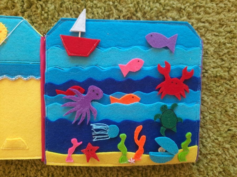 Felt busy book "Train to the seaside"