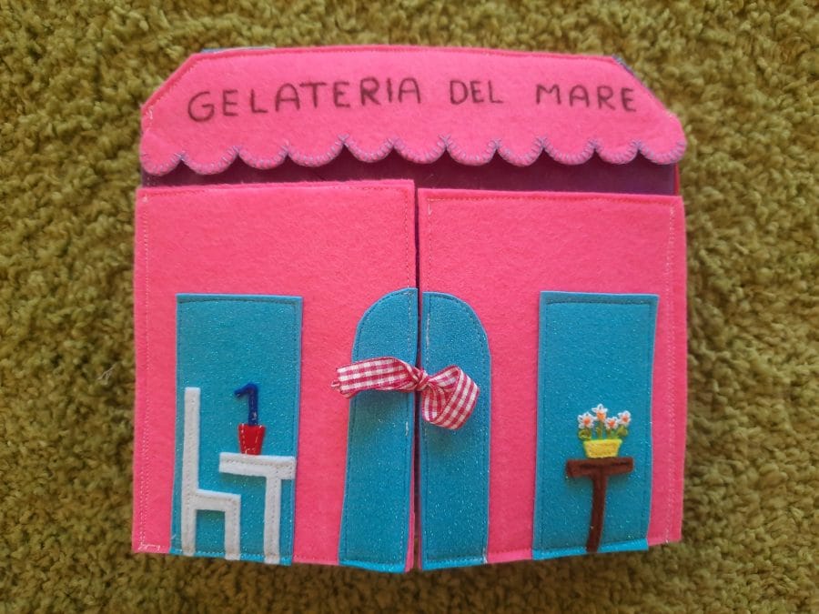 Felt busy book "Train to the seaside"
