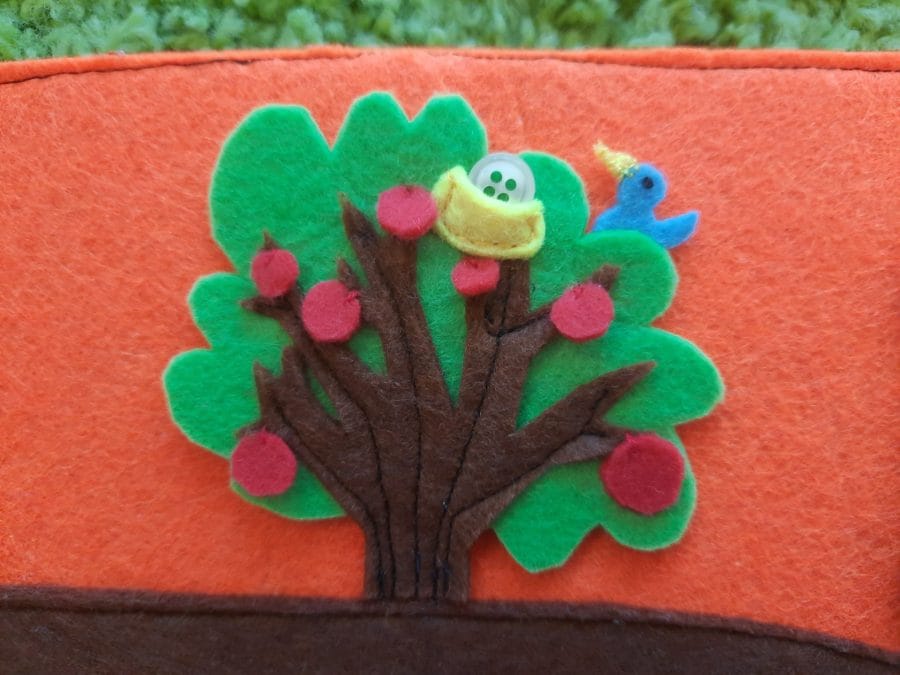 Felt busy book "Train to the seaside"