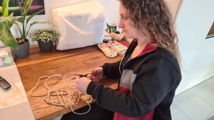 Making a Nativity diorama inside an antique steamer trunk: making the hay for the manger