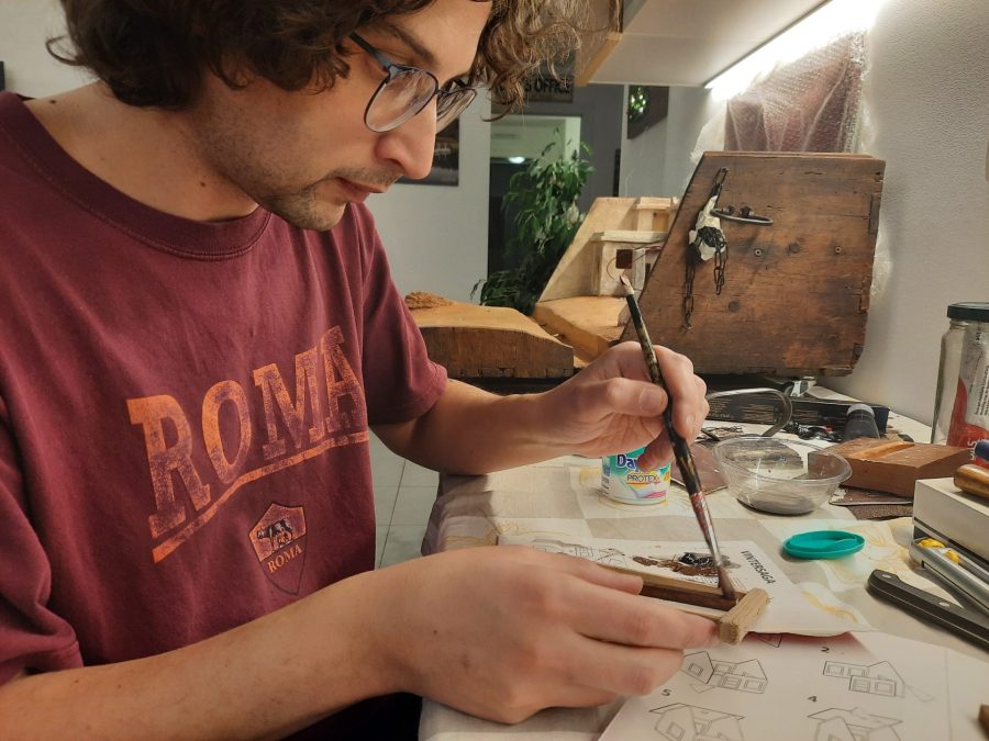 Making a Nativity diorama inside an antique steamer trunk: making the roof for the stable