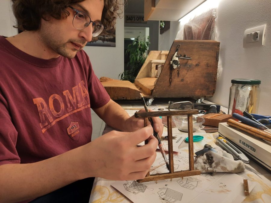 Making a Nativity diorama inside an antique steamer trunk: making the roof for the stable