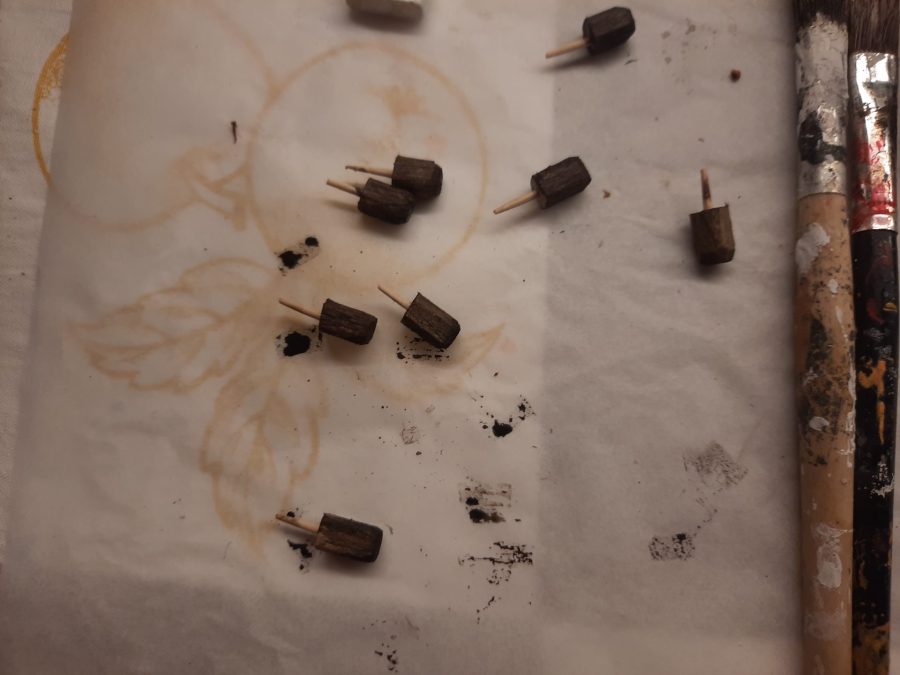 Making a Nativity diorama inside an antique steamer trunk: making the roof for the stable
