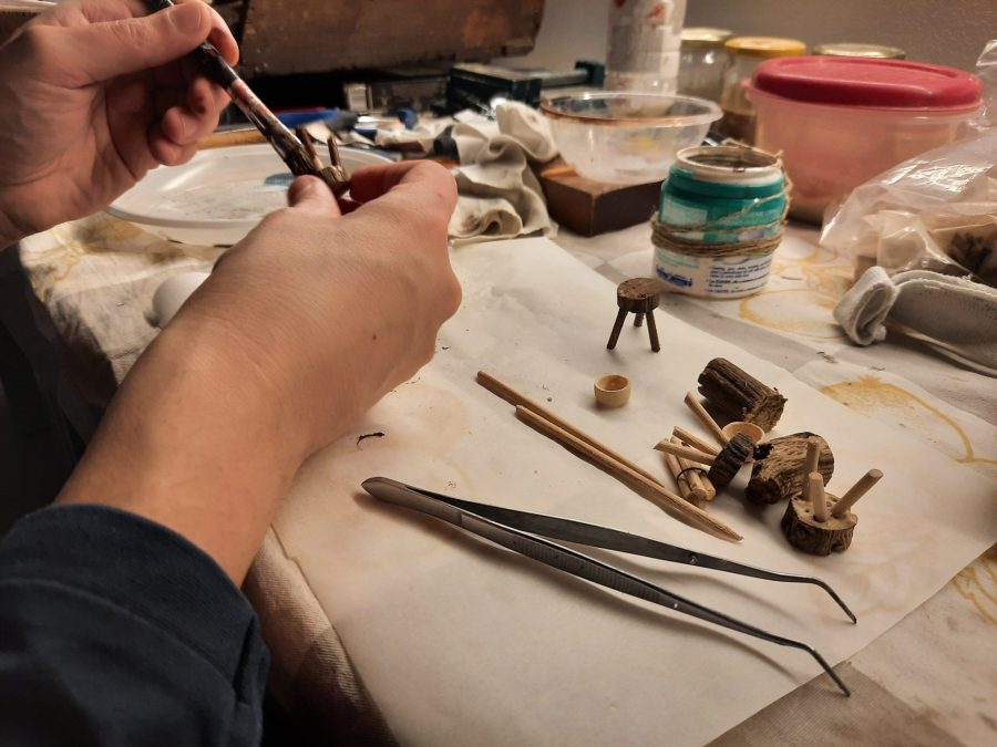 Making a Nativity diorama inside an antique steamer trunk: making stools