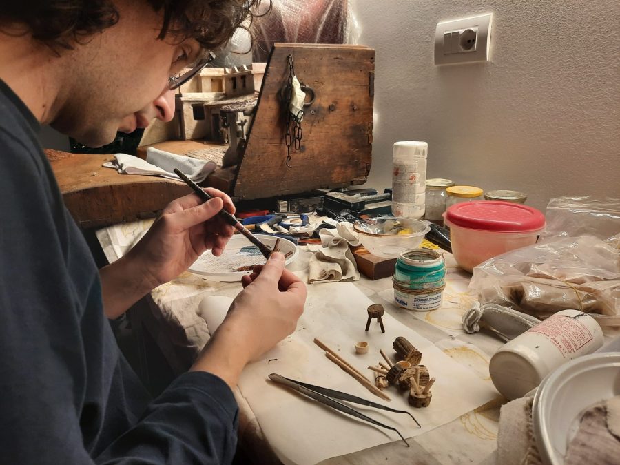 Making a Nativity diorama inside an antique steamer trunk: making stools