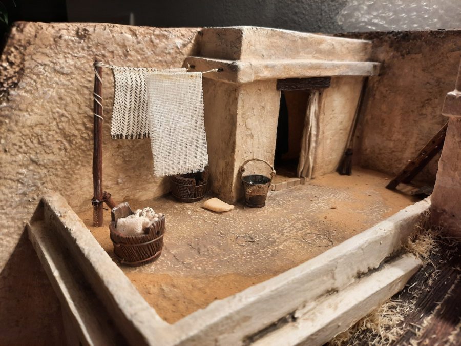 Making a Nativity diorama inside an antique steamer trunk: the domestic balcony
