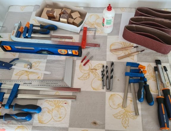 Making our custom wall shelves