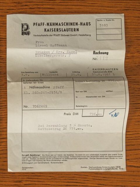 Receipt of a vintage Pfaff sewing machine: documents like this are always precious to date a machine with certainty and uncover its history