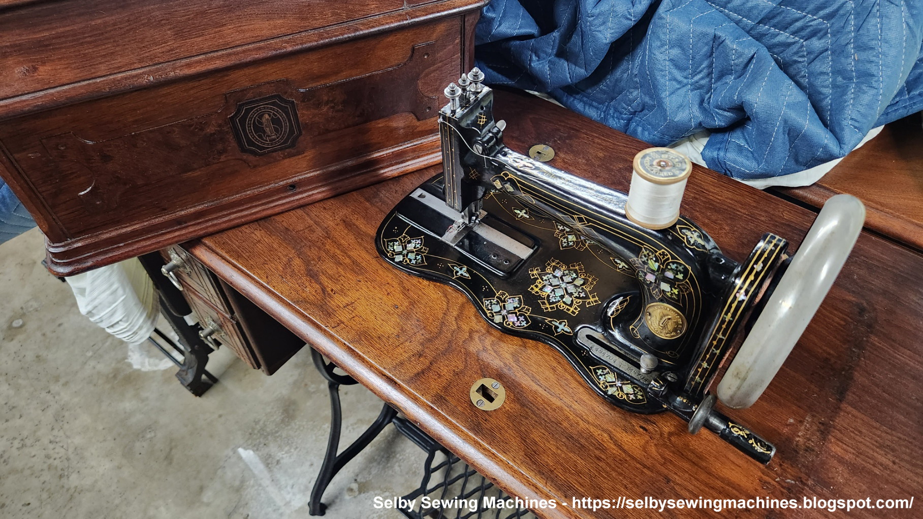 Singer decal set Gilt and Mother-of-Pearl