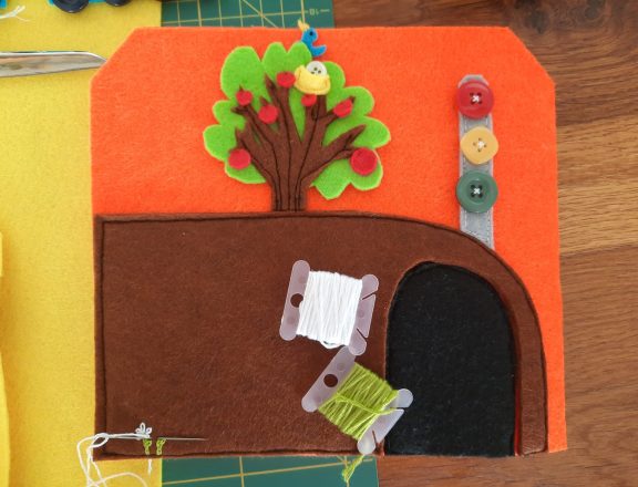 Making our felt bus book: the tunnel with the other details