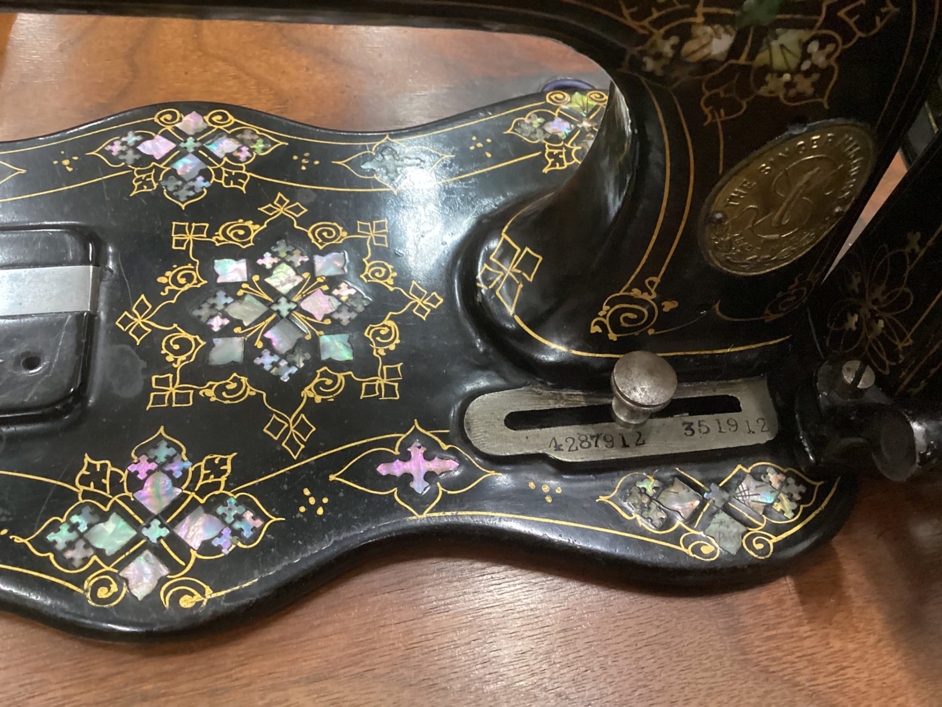 Singer decal set Gilt and Mother-of-Pearl