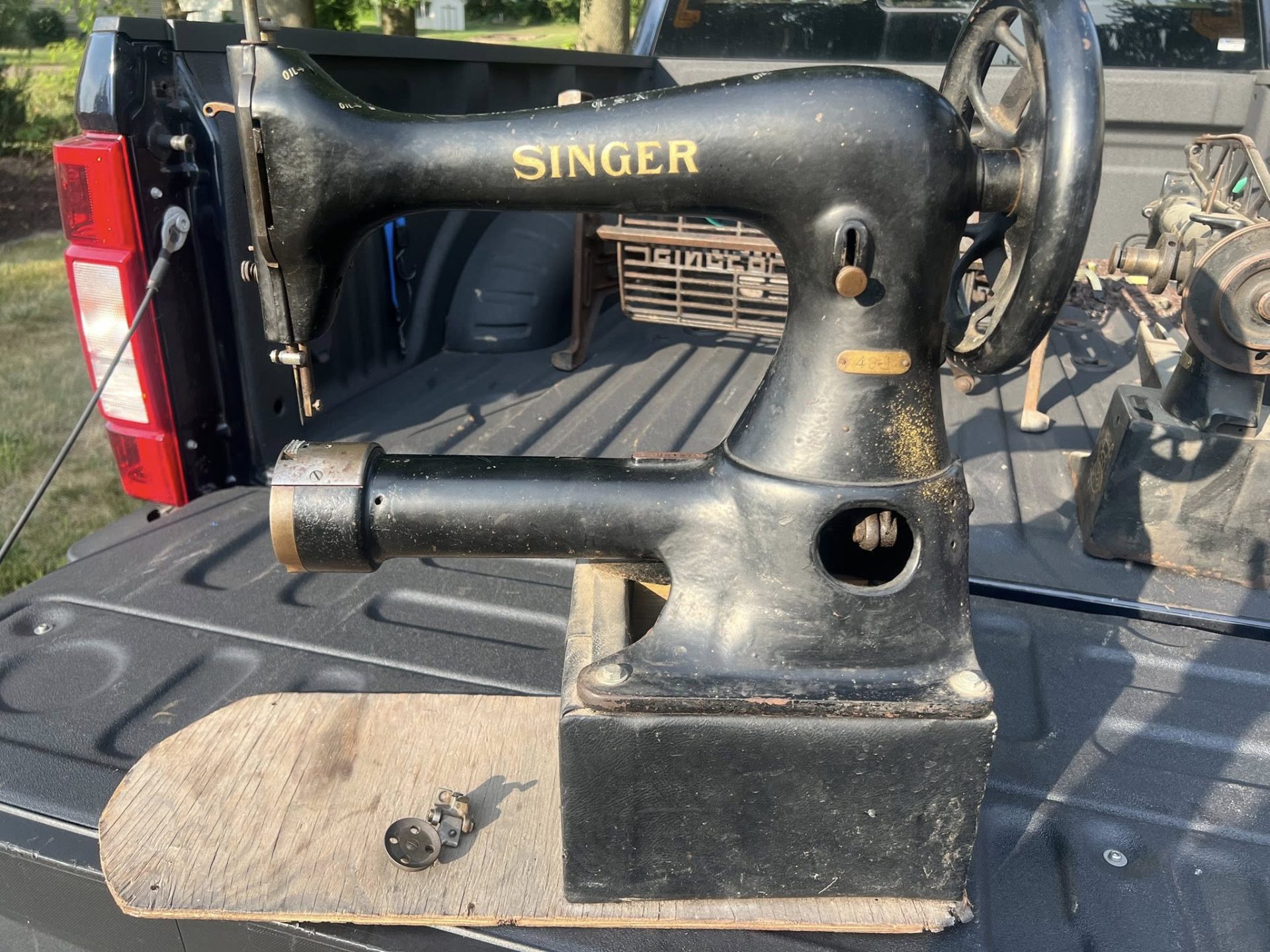 Singer 43
