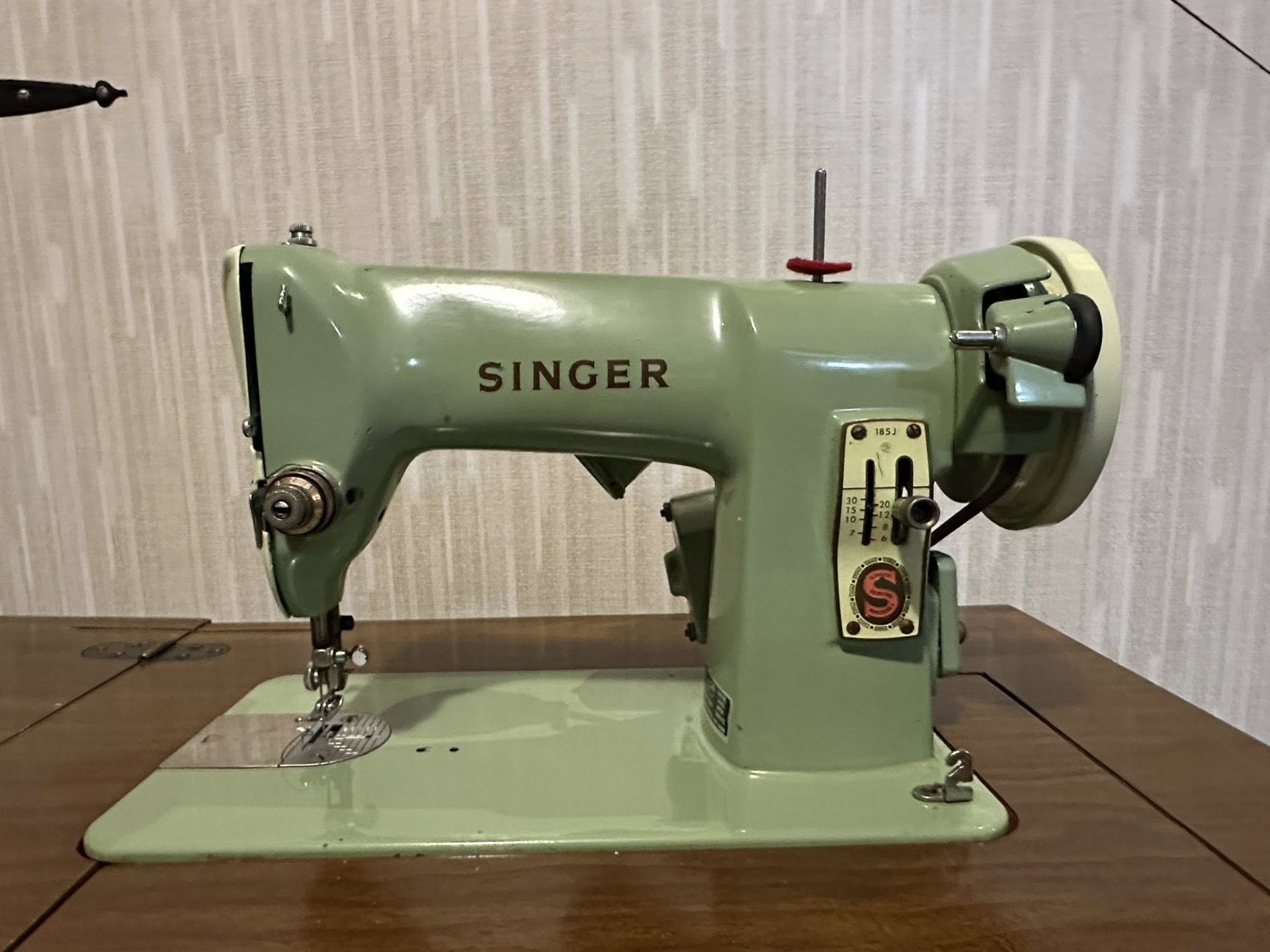 Singer 185