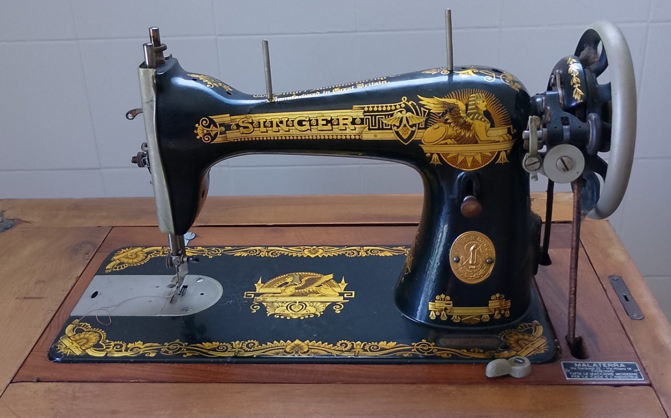 Singer 15