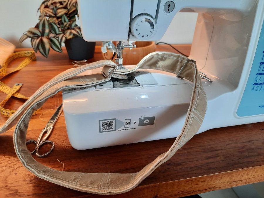 Constructing the shoulder strap for my bodhran bag