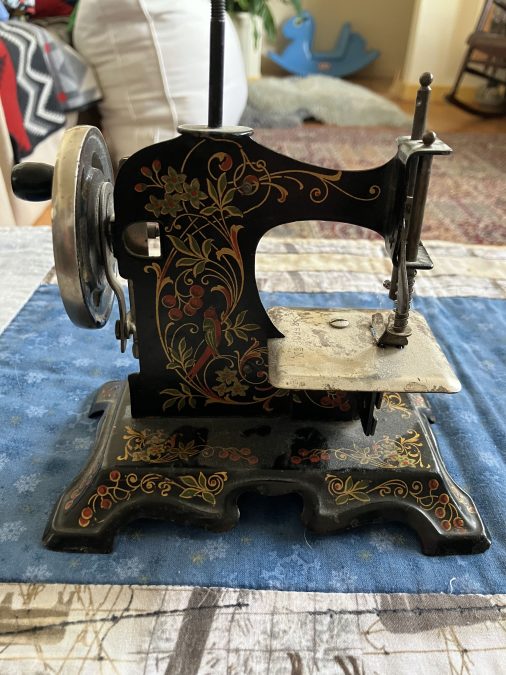 F W Muller Model 5 Toy Sewing Machine from The Sewing Machine Orphanage