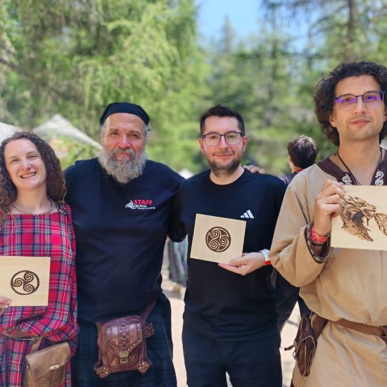 Celtica Valle d'Aosta: pyrography on wood with Marco Barzaghi of BarzaDeLegn