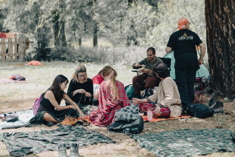 An improvised and spontaneous lucet workshop with friends at Celtica Festival 2023
