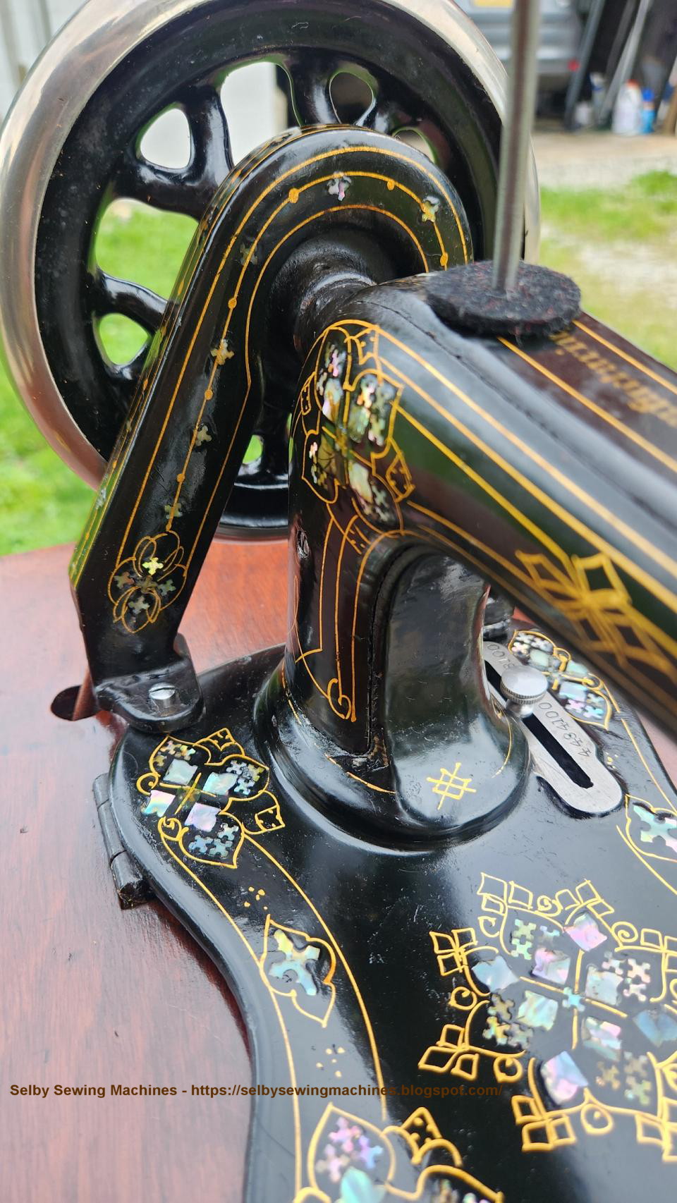 Singer decal set Gilt and Mother-of-Pearl