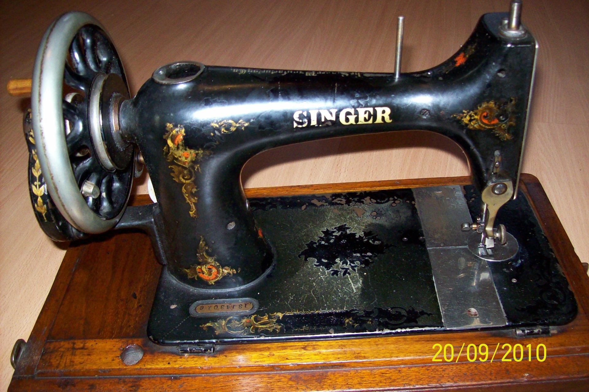 Singer decal set Burmese Scroll
