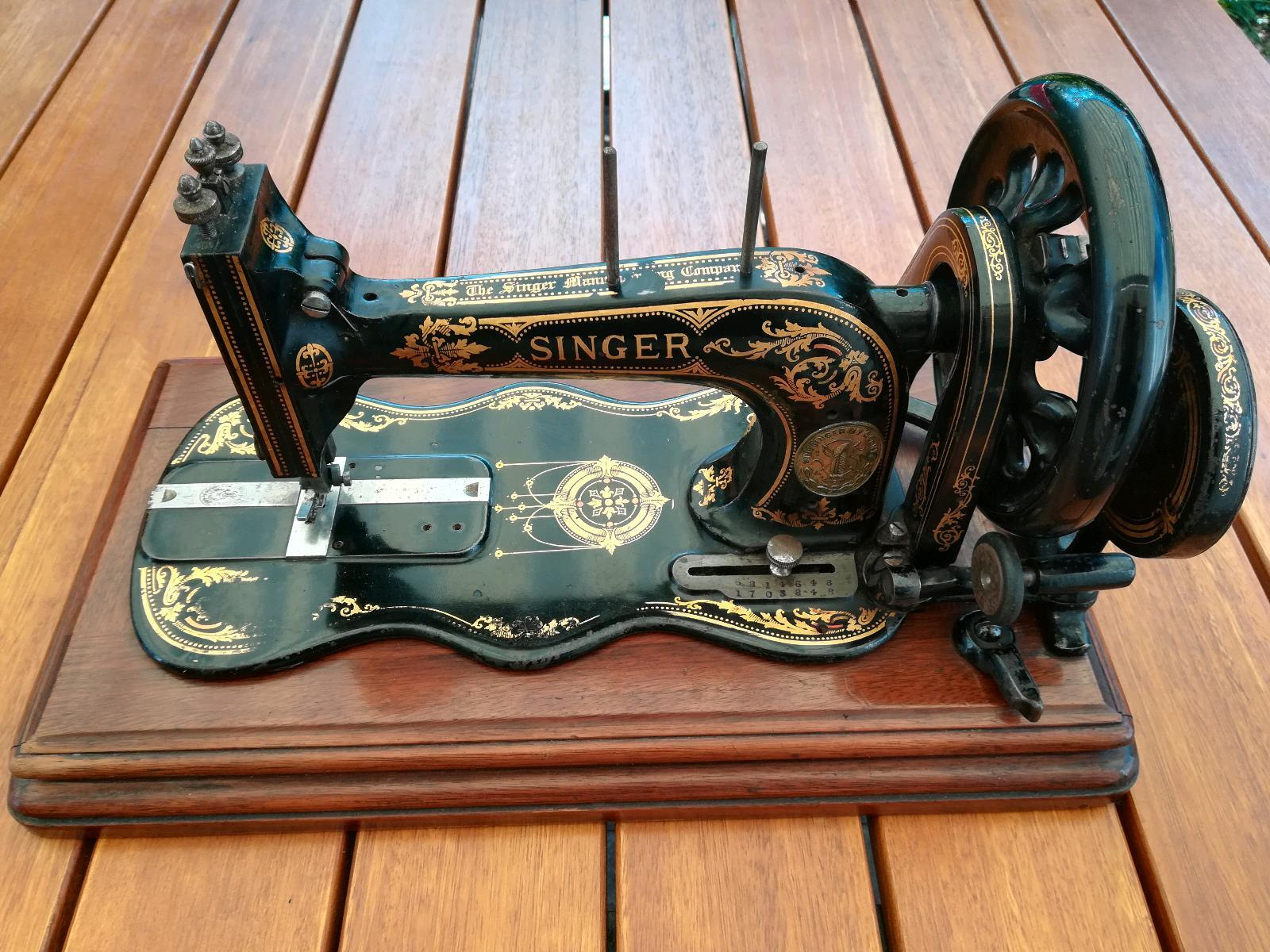 Singer 12