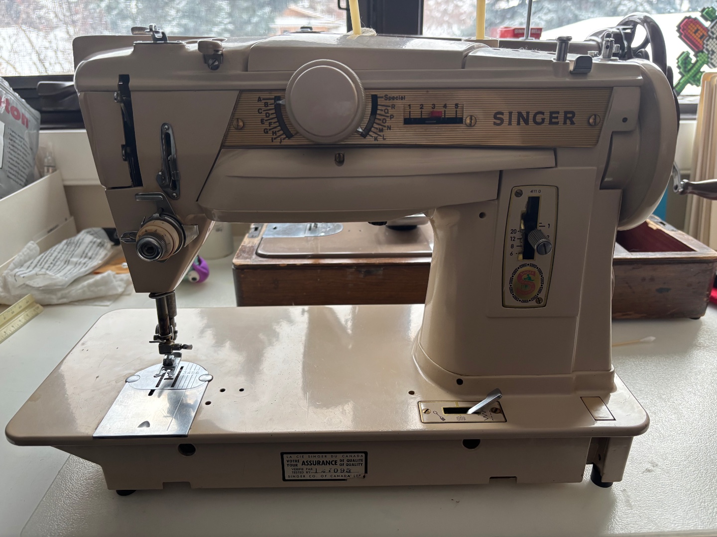 Singer 411