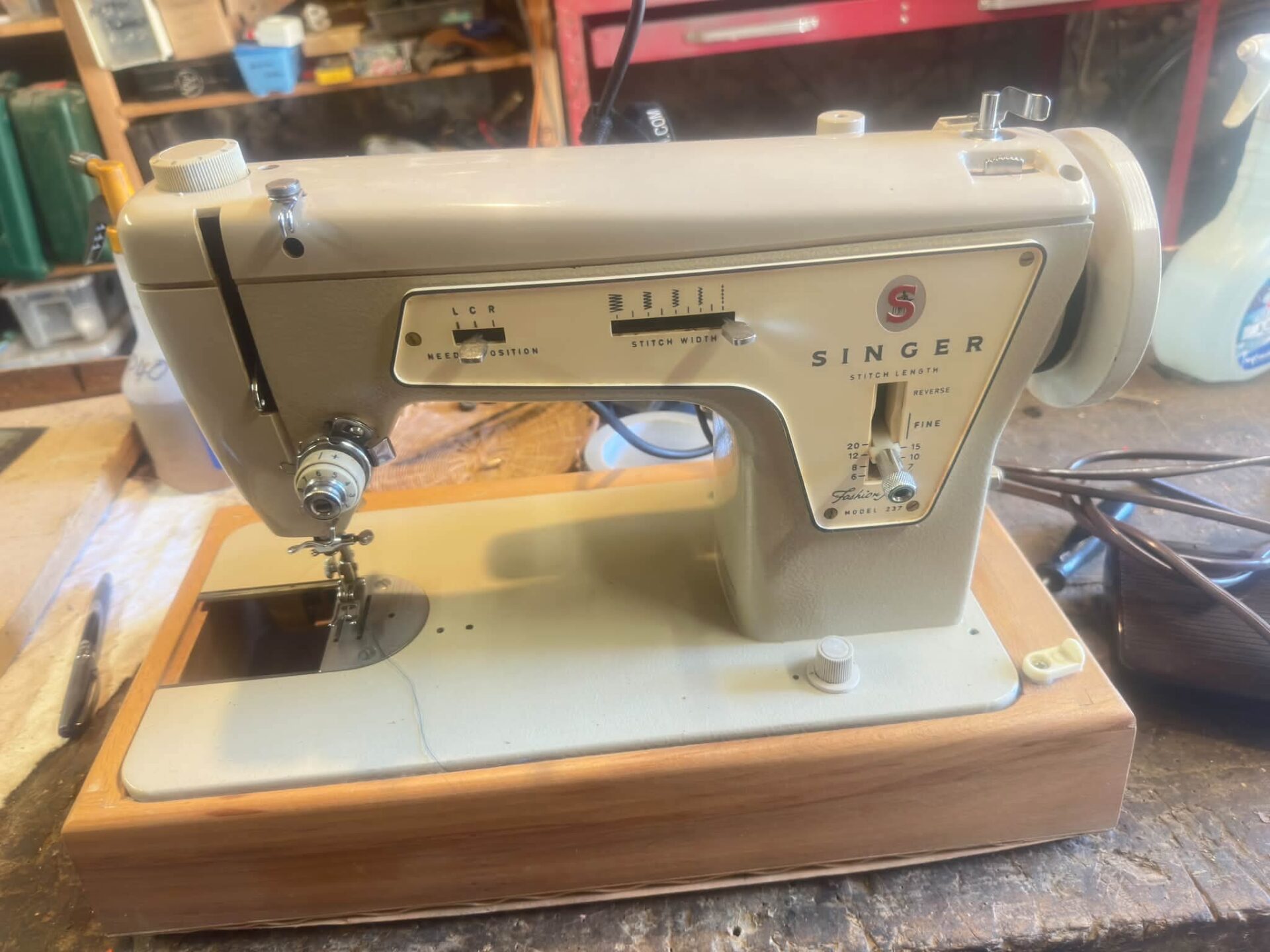 Singer 237 "Fashion Mate"