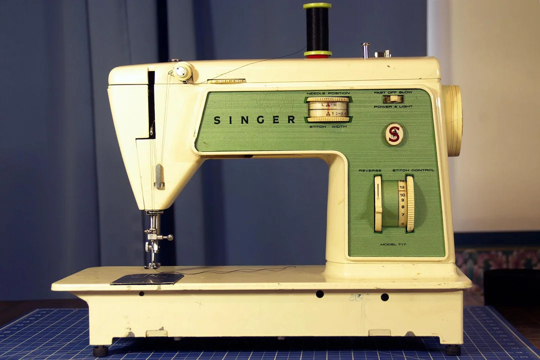 Singer 717